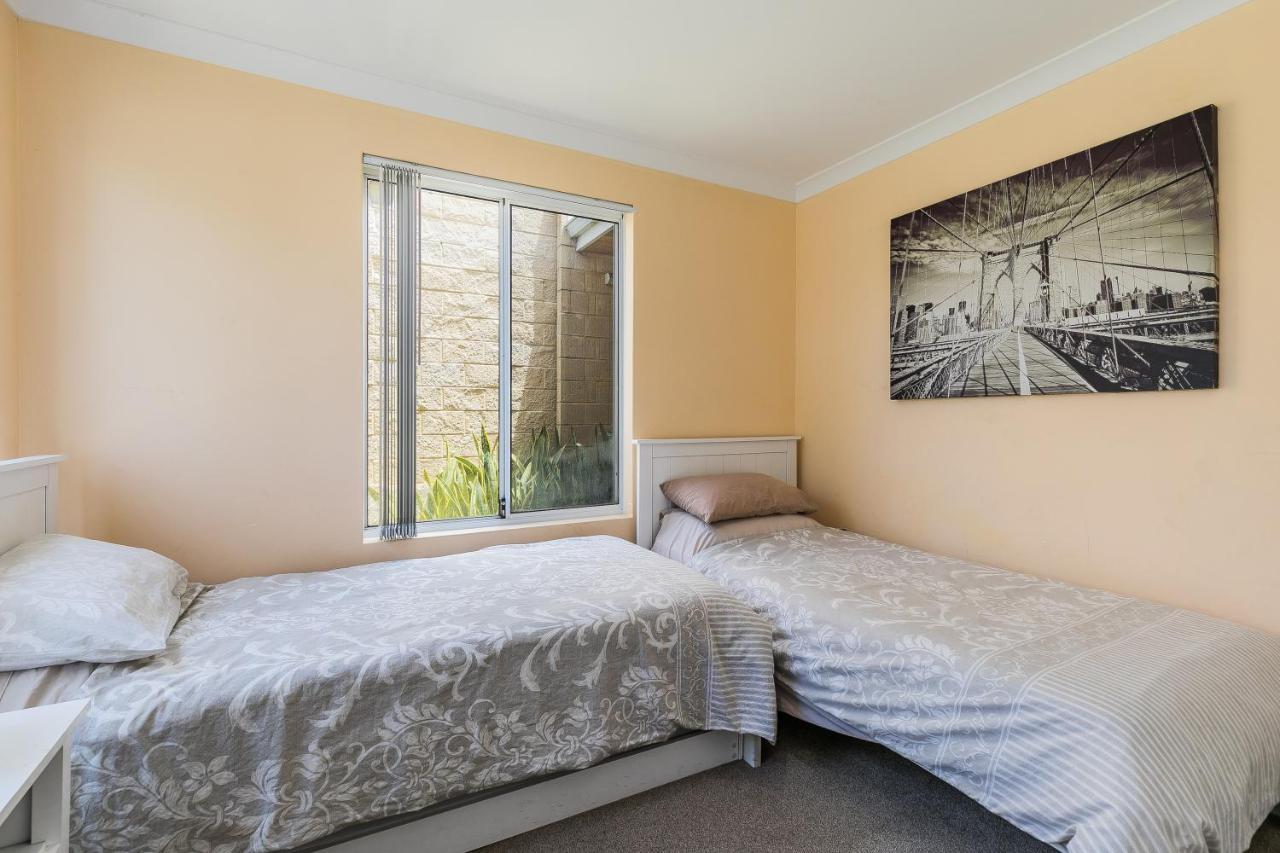 Mindarie Ocean Keys Cottage - Free Wifi מראה חיצוני תמונה